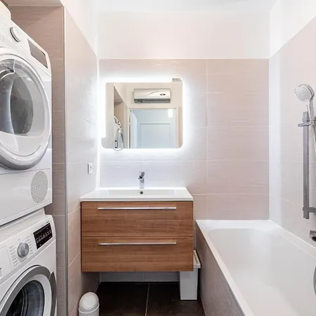 Appartamento Guestready - Familial Dans Le 20ème Parigi